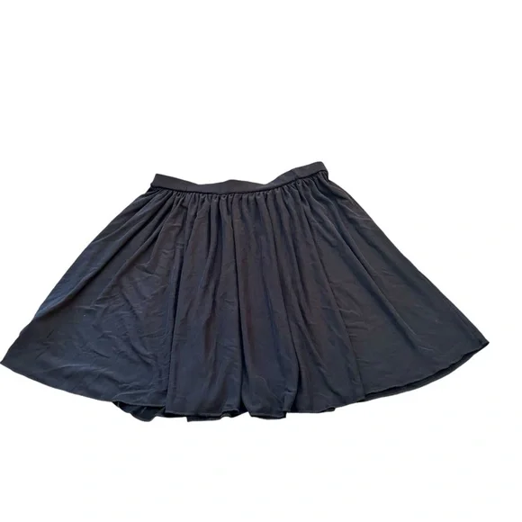 NWT! UO Dark Grey High Waisted Skater Skirt in size medium - Picture 6 of 6